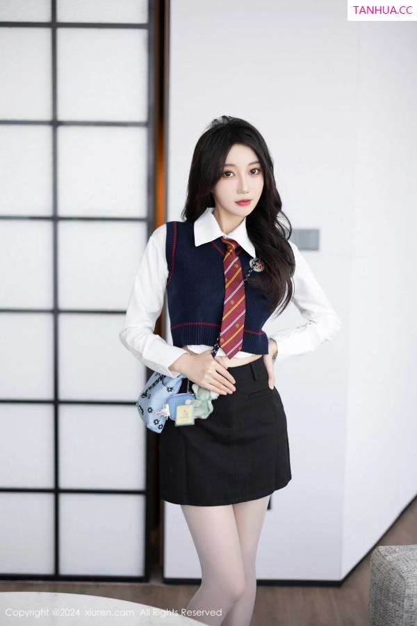 玥儿玥  [XiuRen]高清写真图 2024.03.18 No.8247 玥儿玥 丝袜美腿第2张图片